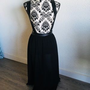 Maxi skirt with suspenders